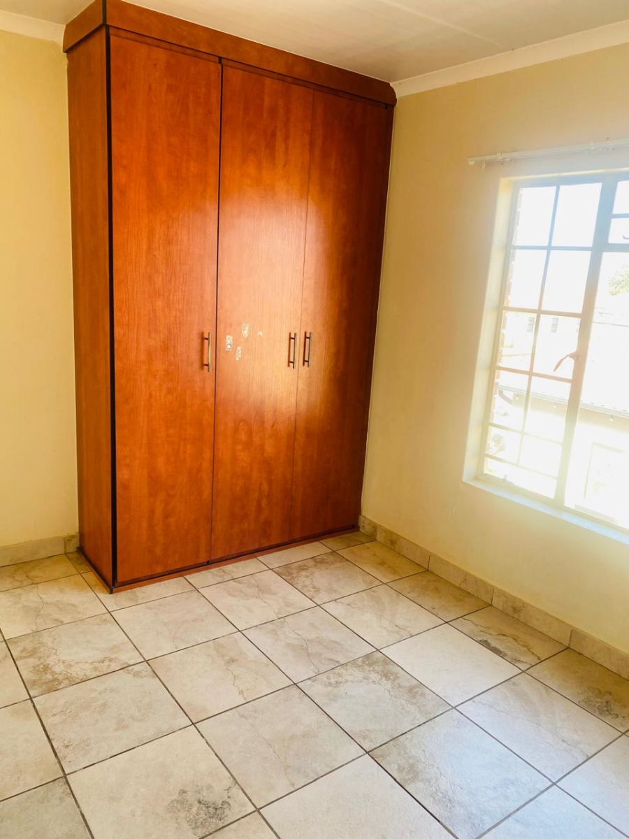 To Let 2 Bedroom Property for Rent in Waterval East North West